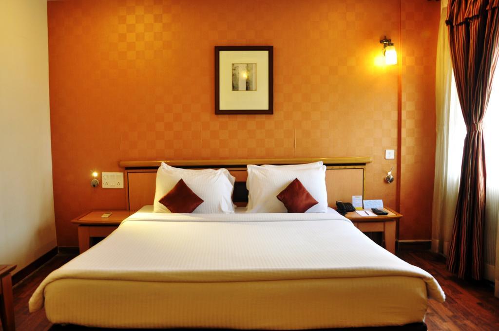 Indismart Hotel 콜카타 외부 사진