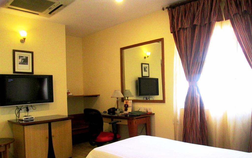 Indismart Hotel 콜카타 외부 사진