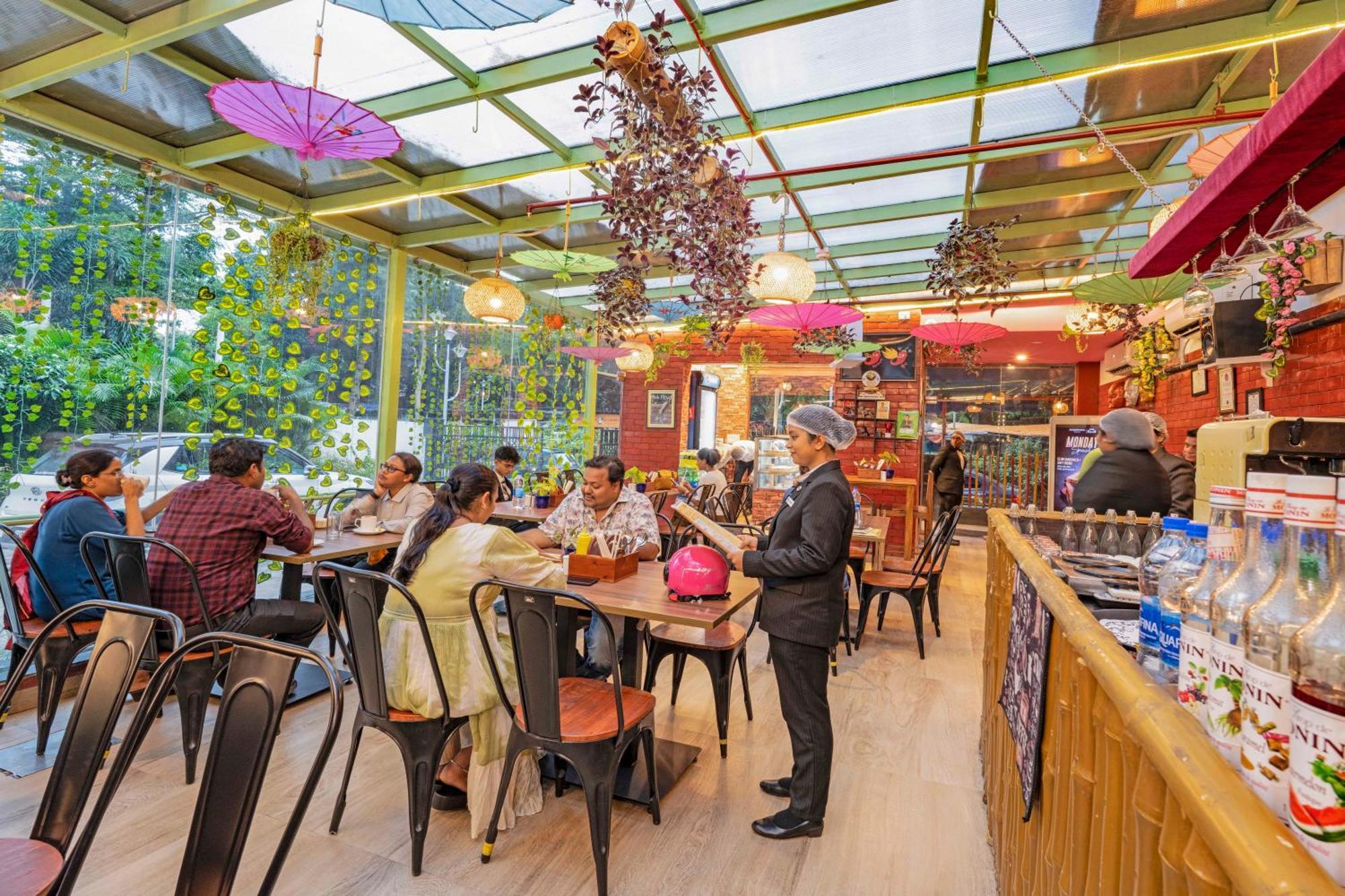 Indismart Hotel 콜카타 외부 사진