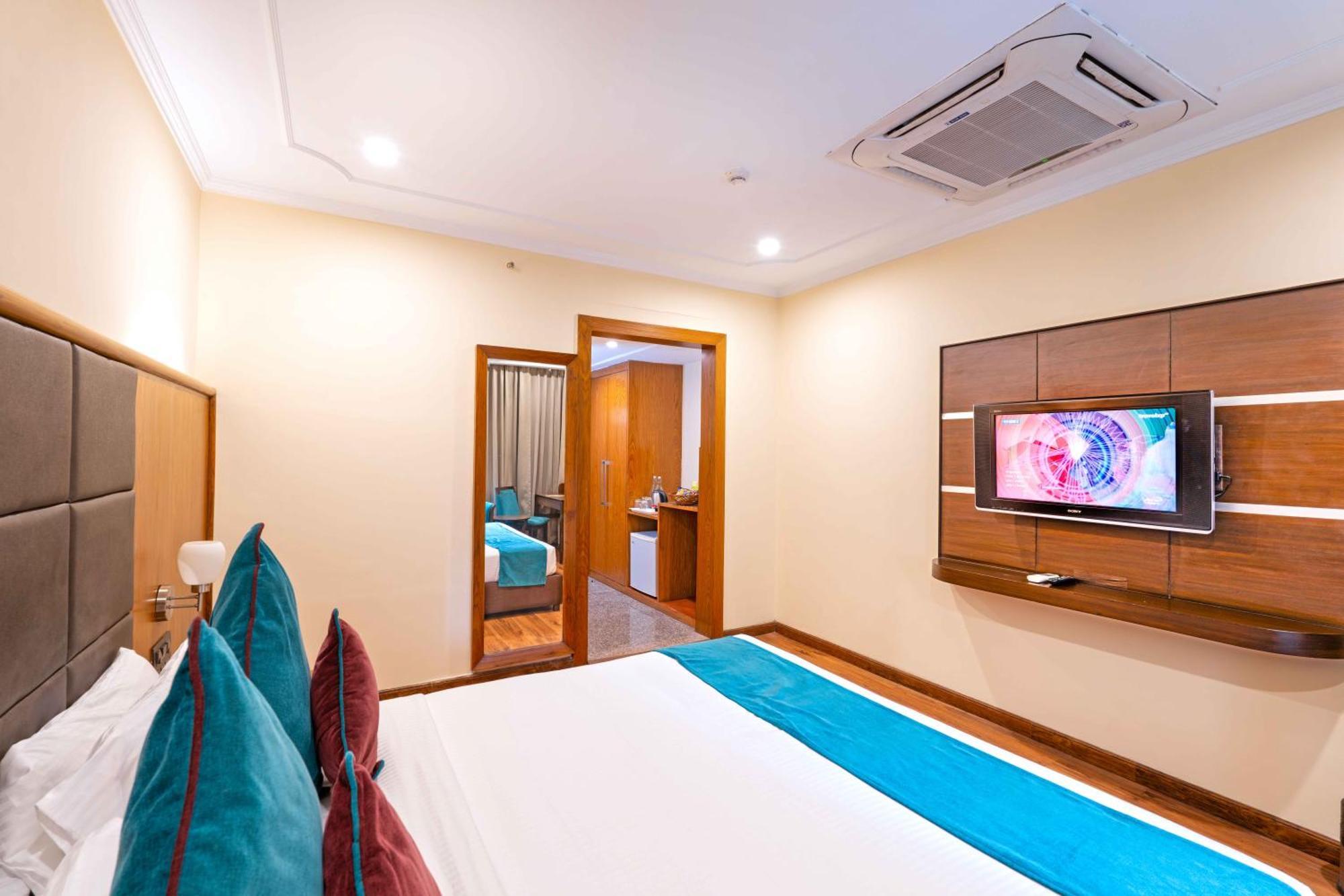 Indismart Hotel 콜카타 외부 사진