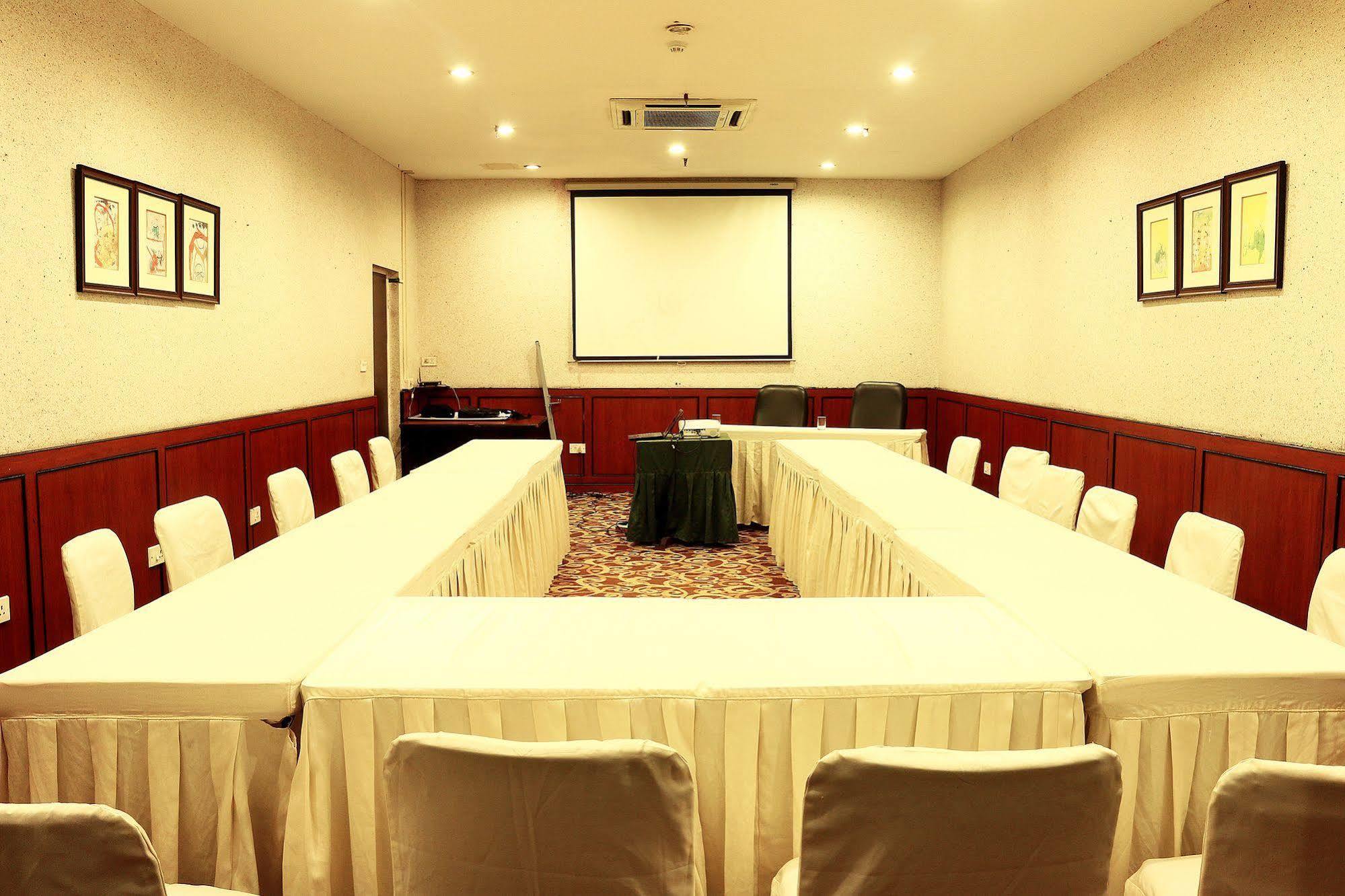 Indismart Hotel 콜카타 외부 사진