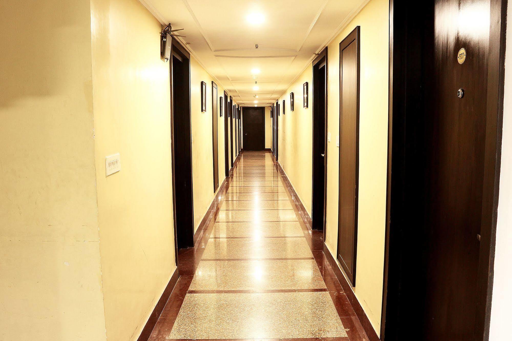 Indismart Hotel 콜카타 외부 사진